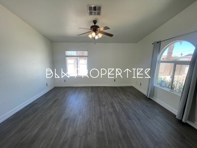 Foto del edificio - 6150 Mariposa Ave