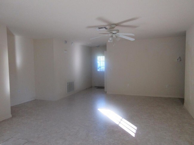 Foto del edificio - 5327 Elkin Ave.