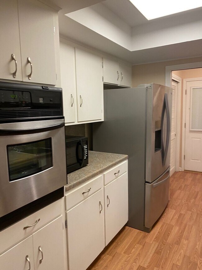 Foto del edificio - Must see this Beautiful 3/2 home in Villag...