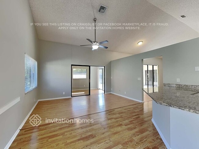 Building Photo - 5112 NW 49th Ave