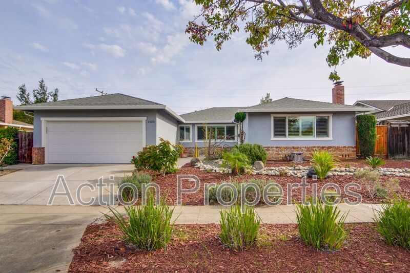 Primary Photo - 1650 Goldfinch Way