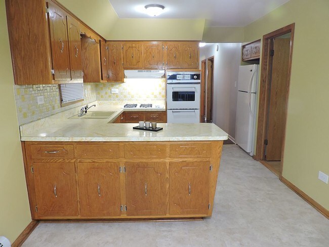 Building Photo - 4120 W 47th St
