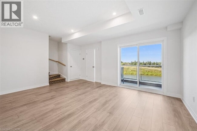 Building Photo - 123 REVERIE Wy