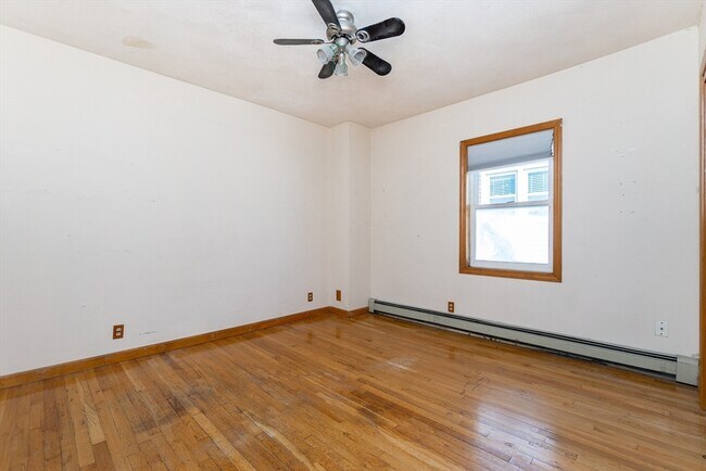 Building Photo - 23 Irving St