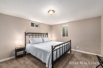 Building Photo - 7472 Beach Ct