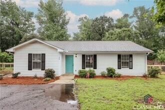 Building Photo - 180 Oak Dr