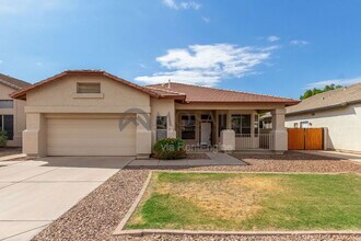 Building Photo - 1112 N Wade Dr