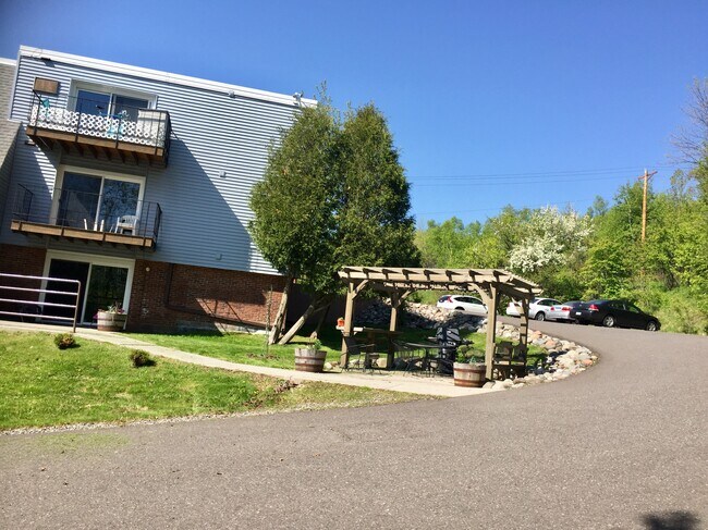 Foto del edificio - 1331 W 3rd St