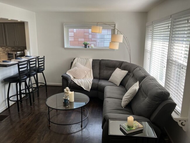 Foto del edificio - 3942 Hemphill Way