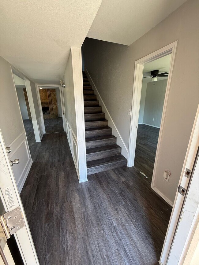 Photo - LEMONWOOD7412-14 Apartment