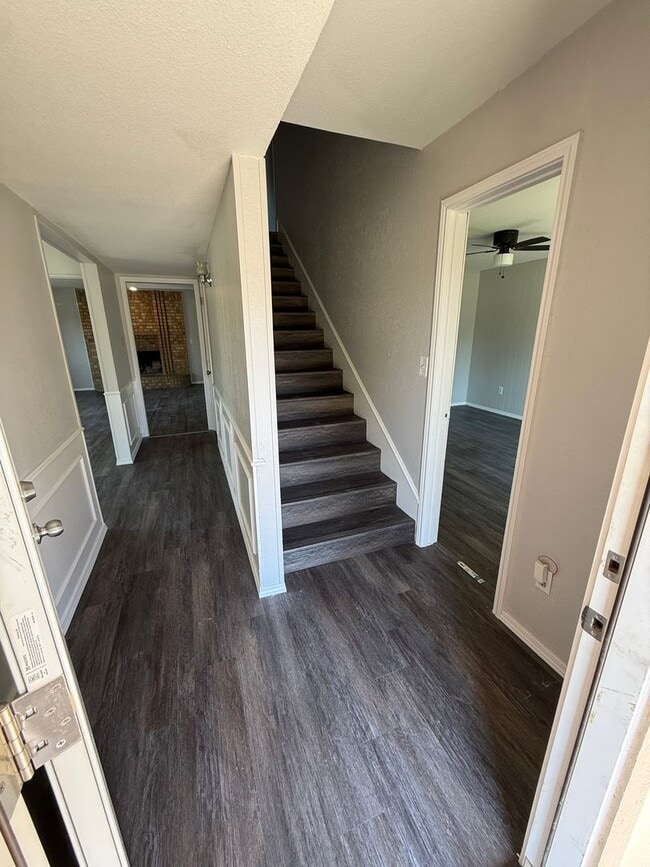 Building Photo - LEMONWOOD7412-14