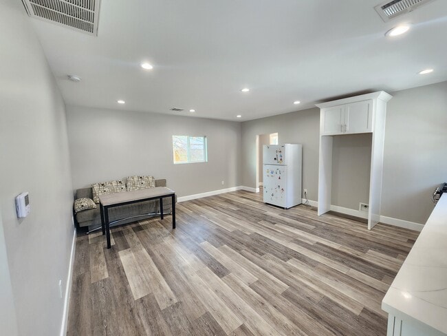 Building Photo - 9309 Dorrington Pl