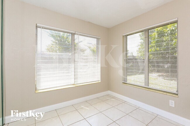 Foto del edificio - 6487 SW 26th St