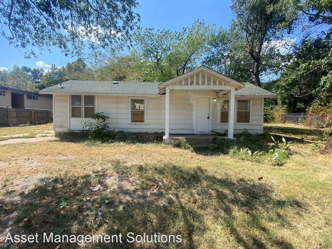 Foto principal - 3 br, 1 bath House - 5229 S Sunnylane Rd.