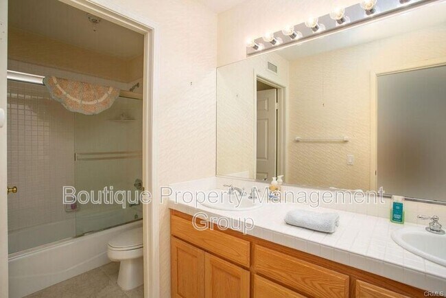 Foto del edificio - 34 Lakefront