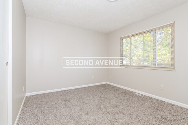 Building Photo - 338 Pedretti Ave