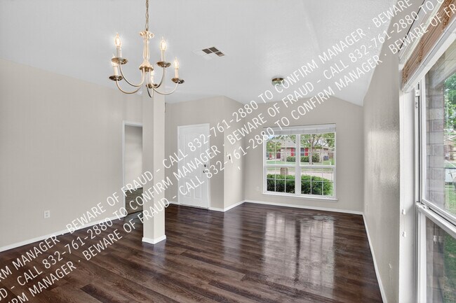 Foto del edificio - 2816 Blue Heron Dr