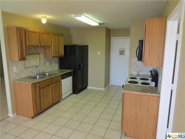 Building Photo - 3604 Woodlake Dr