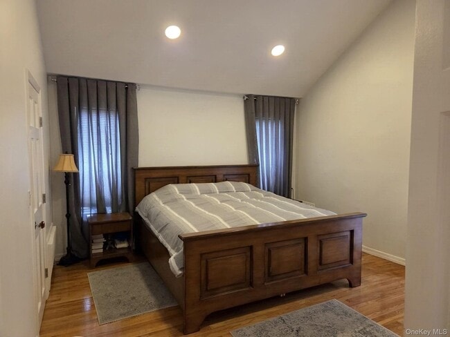 Building Photo - 541 Cedarwood Dr