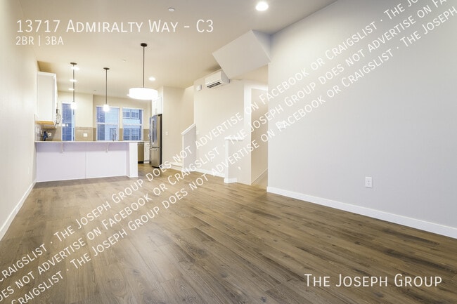 Foto del edificio - 13717 Admiralty Way