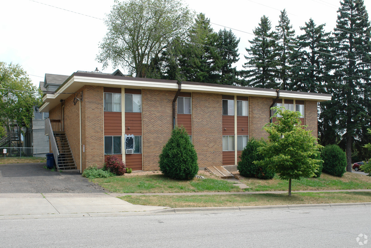 Building Photo - 1501 E 1st St