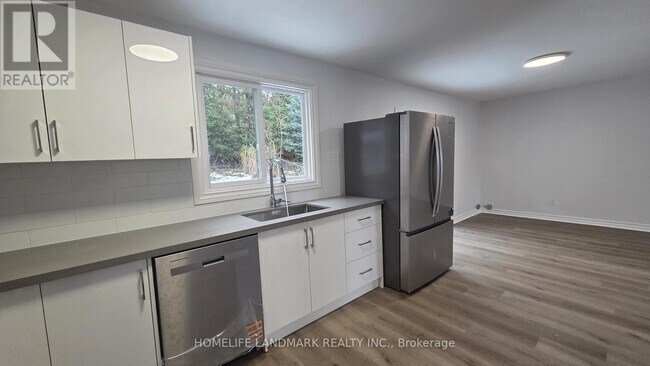 Photo du bâtiment - 37 Annamaria Dr