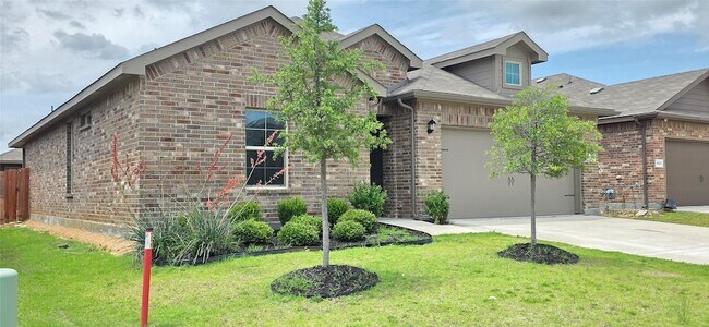Foto del edificio - 9021 Eagles Landing Dr