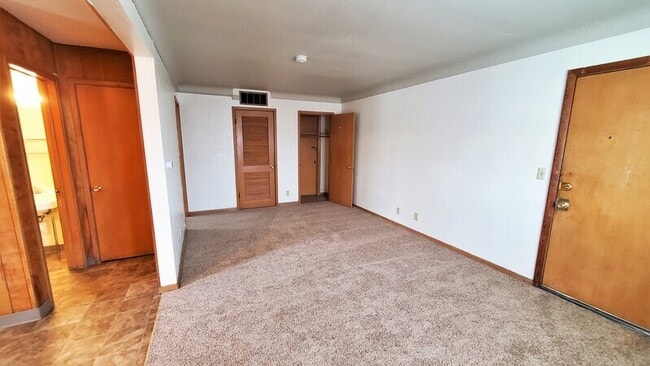 Building Photo - 138 33rd St Dr SE