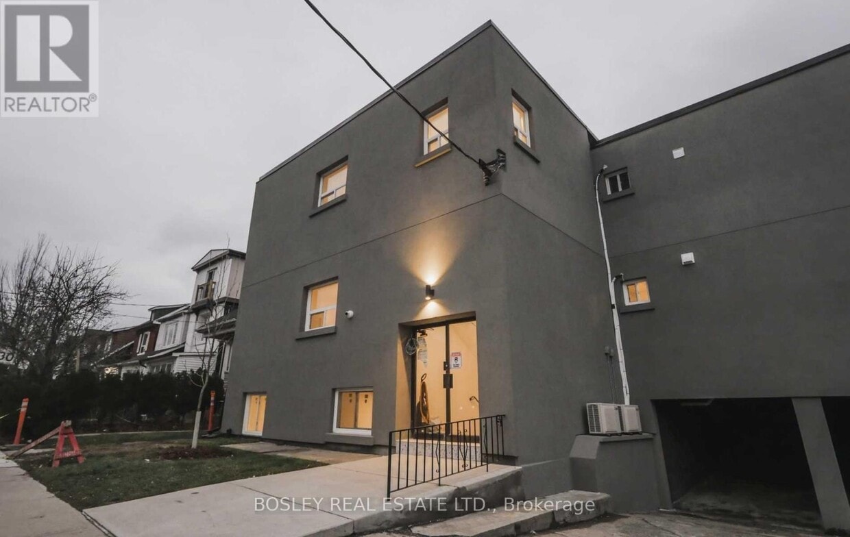 Photo principale - 103-103 Coleman Ave