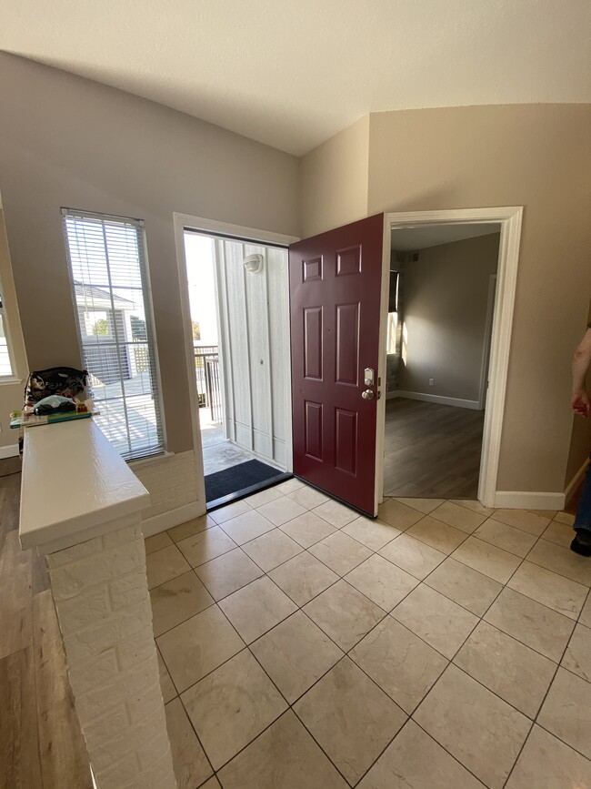 Building Photo - 250 Santa Fe Terrace