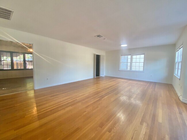 Foto del edificio - PRE- LEASING NOW for 7/09/2026