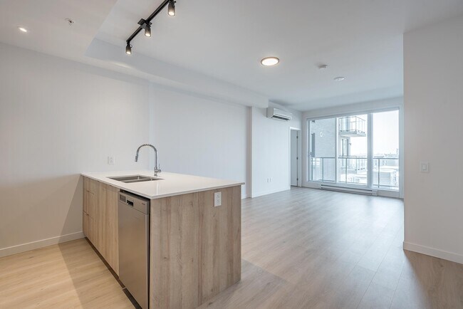 Building Photo - LV1124