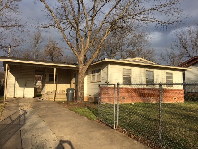 Primary Photo - 2204 Columbia St