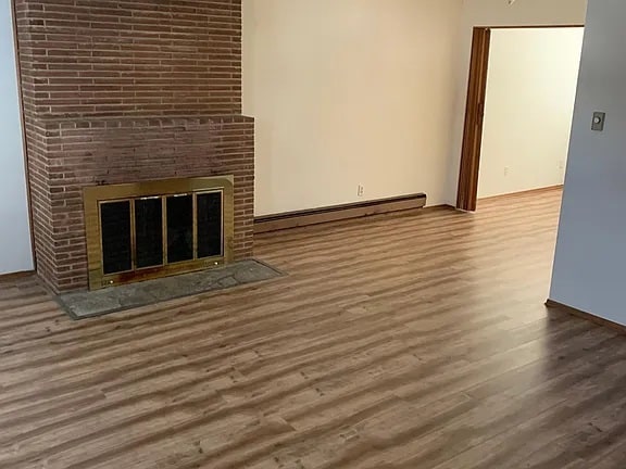 Living room - 9211 Woodlawn Ave N