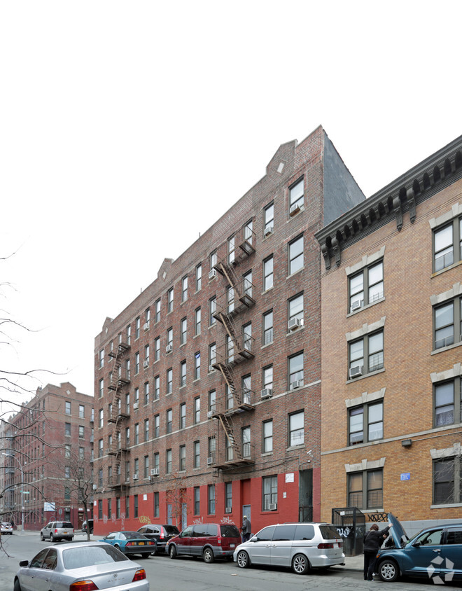 Building Photo - 219 Miriam St