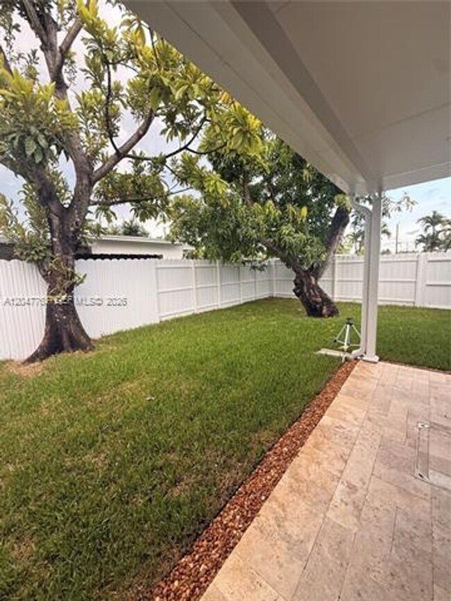 Foto del edificio - 10555 SW 32nd St