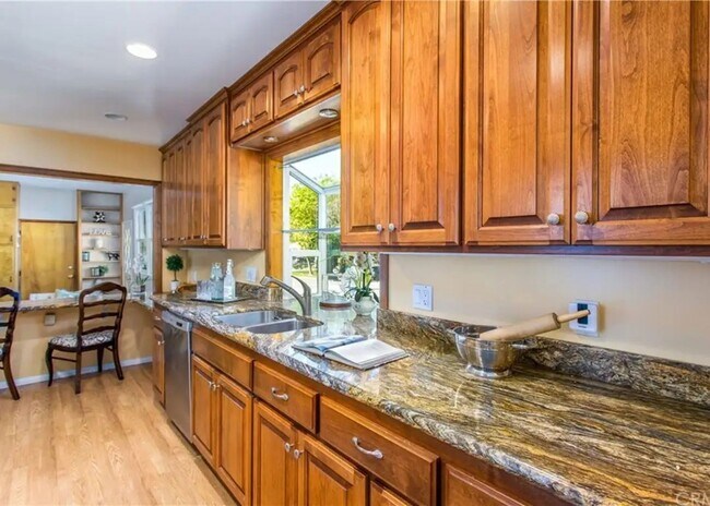 Foto del edificio - Spacious 4BR House in San Bernardino