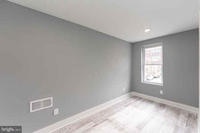 Building Photo - 3252 Miller St
