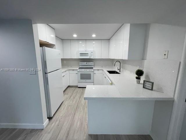 Primary Photo - 9682 Fontainebleau Boulevard Apt #210, Mia...