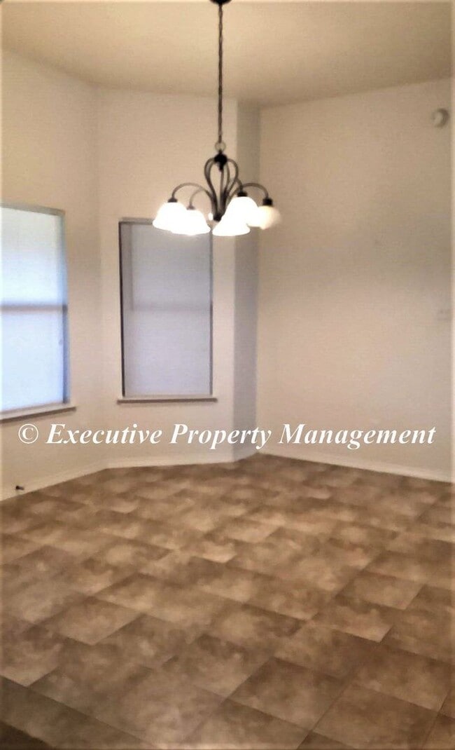 Foto del edificio - 2401 Terry Dr