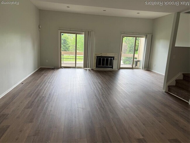 Foto del edificio - 7422 Azalea Ct