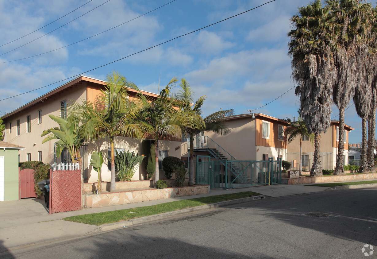 Primary Photo - Eagle Apartments