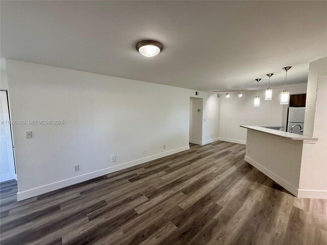 Building Photo - 12840 Vista Isles Dr