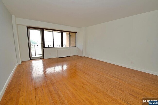 Foto del edificio - 1203 River Rd