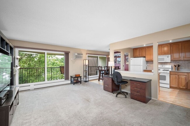 Building Photo - 4860 Park Commons Dr