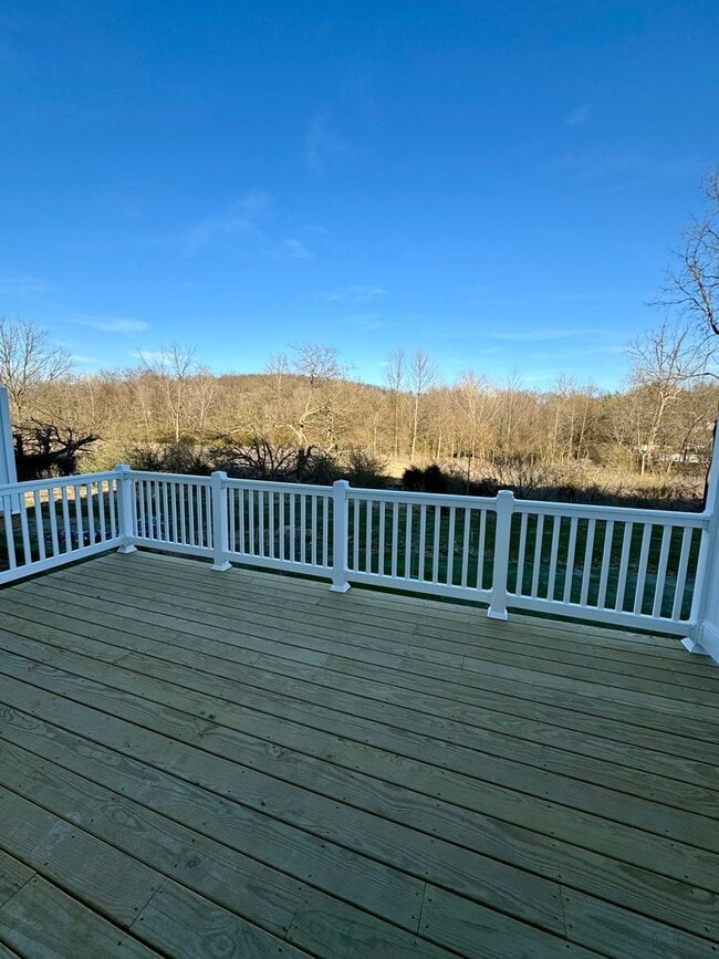 Foto del edificio - *LIKE NEW!* 3BR/2.5BA Townhouse in Crescen...