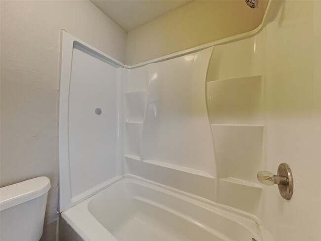 Foto del edificio - 24107 Lone Elm Dr