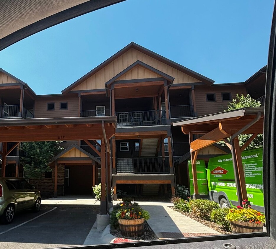 Foto principal - Charming 2 bedroom 2 bathroom Condo