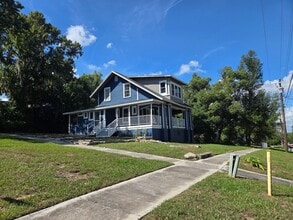 Building Photo - 609 W Osceola St