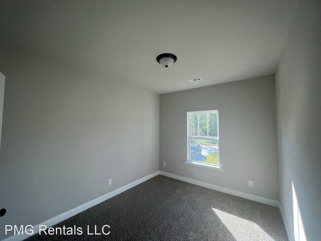 Building Photo - 4 br, 2.5 bath House - 320 Brighton Way